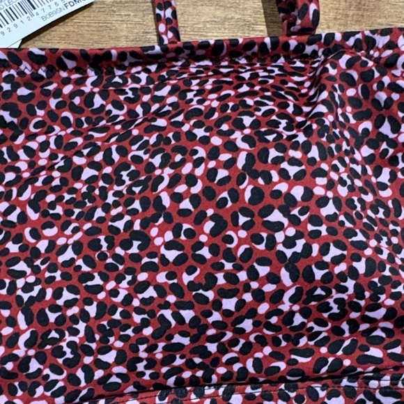 Amazon Essentials Women's Red and Black Leopard print Bikini Top - Picture 3 of 10